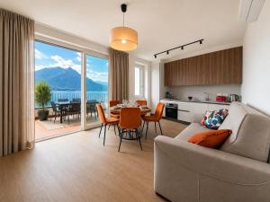 Panoramic terrace on the Lake Como - Free Park