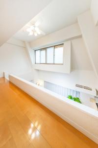 New Open,6-minute walk from Shibuya Station and 3-minute walk from Shinsen Station, Direct access to major stations on the Yamanote Line, EV available, 4 people ,Loft house