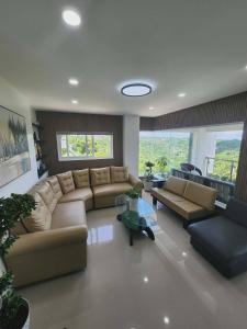 Avana Hills Tagaytay Manor - Paris
