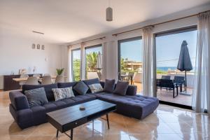 Kalamaki Del Mar Seaside Villa