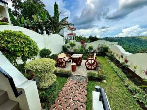 Avana Hills Tagaytay Holiday Villa
