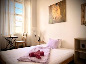 3 min Walk Old Town Center private room B