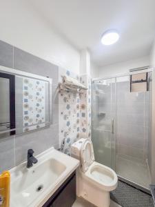 Spacious studio with a balcony and gym