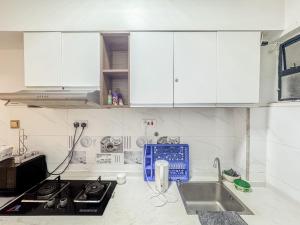 Spacious studio with a balcony and gym
