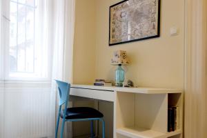 Vivid Rozsa Apartment