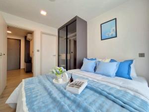 A Calm Bangkok Stay with Pool & Private Balcony