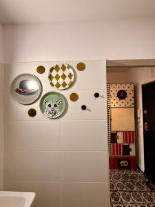 Color Pop Studio Apt near UNWE w Fast Wi-Fi