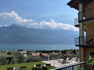 Villa Imelda, panoramic apartments with Lake Garda views