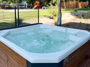 Large holiday villa with garden, sauna and jacuzzi