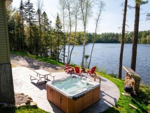 Wolf Pond House 3 Miles to Lake Placid