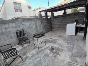 1 bedroom with shared common areas near the MTY airport