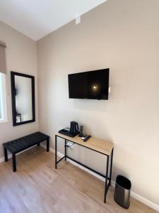 Residencia LIS B&B and Parking