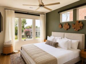 Modern Comfort | Secure Resort + Pool & Sauna