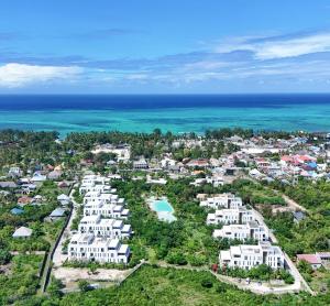 Spacious flat with balcony & pool at Paje Beach - perfect for Digital Nomads & Families