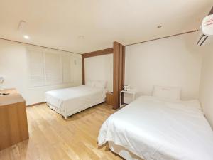 Orange Hotel