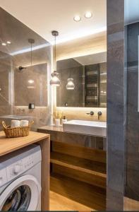 Modern Glyfada Coastal Getaway