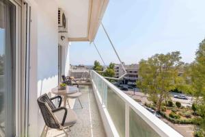 Modern Glyfada Coastal Getaway