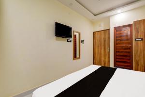 Hotel manyam palace
