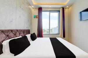 Hotel manyam palace