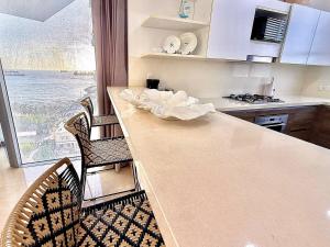 Excellent Ocean View Apartment