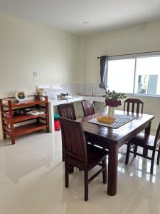 Modern Tropical Villa Up to 10 Guests