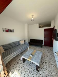 OCEAN VISTA Beachfront Apartment Near Airport-B3