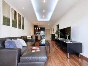 Vibrant Modern 57 SQM - Ultra Fast WiFi - BTS Thonglor