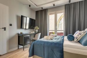 Lawendowa Old Town Signature Rooms with Shared Kitchen by Downtown Apartments