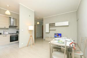 Apartments in Palazzo San Paolo with balconies by ML WHITE HOUSE