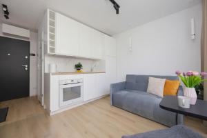 Functional Studio Next to the Pole Mokotowskie, Workspace & Smart TV by Noclegi Renters