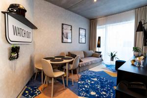 Comfortable Apartment with Parking & Air Conditioning by Noclegi Renters