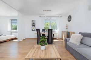 Przestronny Dom z Ogrodem i 3 Sypialniami we Wieliczce by Noclegi Renters