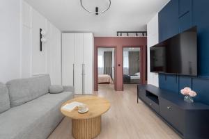 Family Apartment in the City Centre with 2 Bedrooms by Noclegi Renters