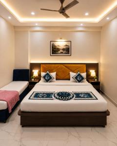 Hotel A-Abhinandan Palace Near Ram Mandir