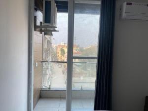 Luxury 3BHK, Walk to Yashobhoomi, 10 Min Airport