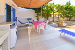 Casa Giuditta con piscina a 110 mt dalla spiaggia di Punta Prosciutto