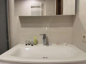 Cozy Apartment On Rustaveli X