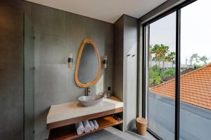 Kingi Residence - Unique 3BR Pool Villa in Umalas