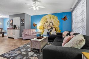 Dollys Dreamhouse by American Patriot Getaways