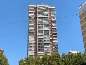 Coblanca 41-spectacular views-gym-heated pool-sauna-jacuzzi-wifi-3 minutes walk from the sear