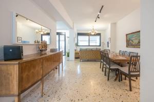 Zen Spacious, Psirri