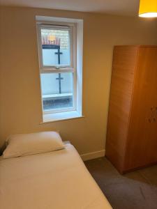 Lovely 3 Bedroom Flat In Sutton