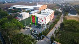 Front One Hotel Purwodadi