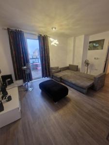 Charming 1-Bedroom Apartment with City View in Central London