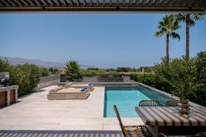 Fivi Villa, with Heated Pool & SeaViews, By ThinkVilla