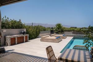 Fivi Villa, with Heated Pool & SeaViews, By ThinkVilla