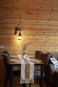 GNDT Cabin with Mountain View & Hot Tub