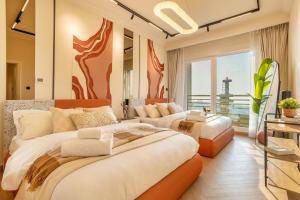 4BHK Modern Marina Escape - Walk to Beach & Metro
