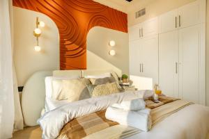 4BHK Modern Marina Escape - Walk to Beach & Metro