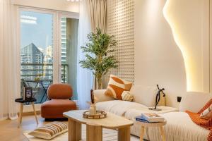 4BHK Modern Marina Escape - Walk to Beach & Metro